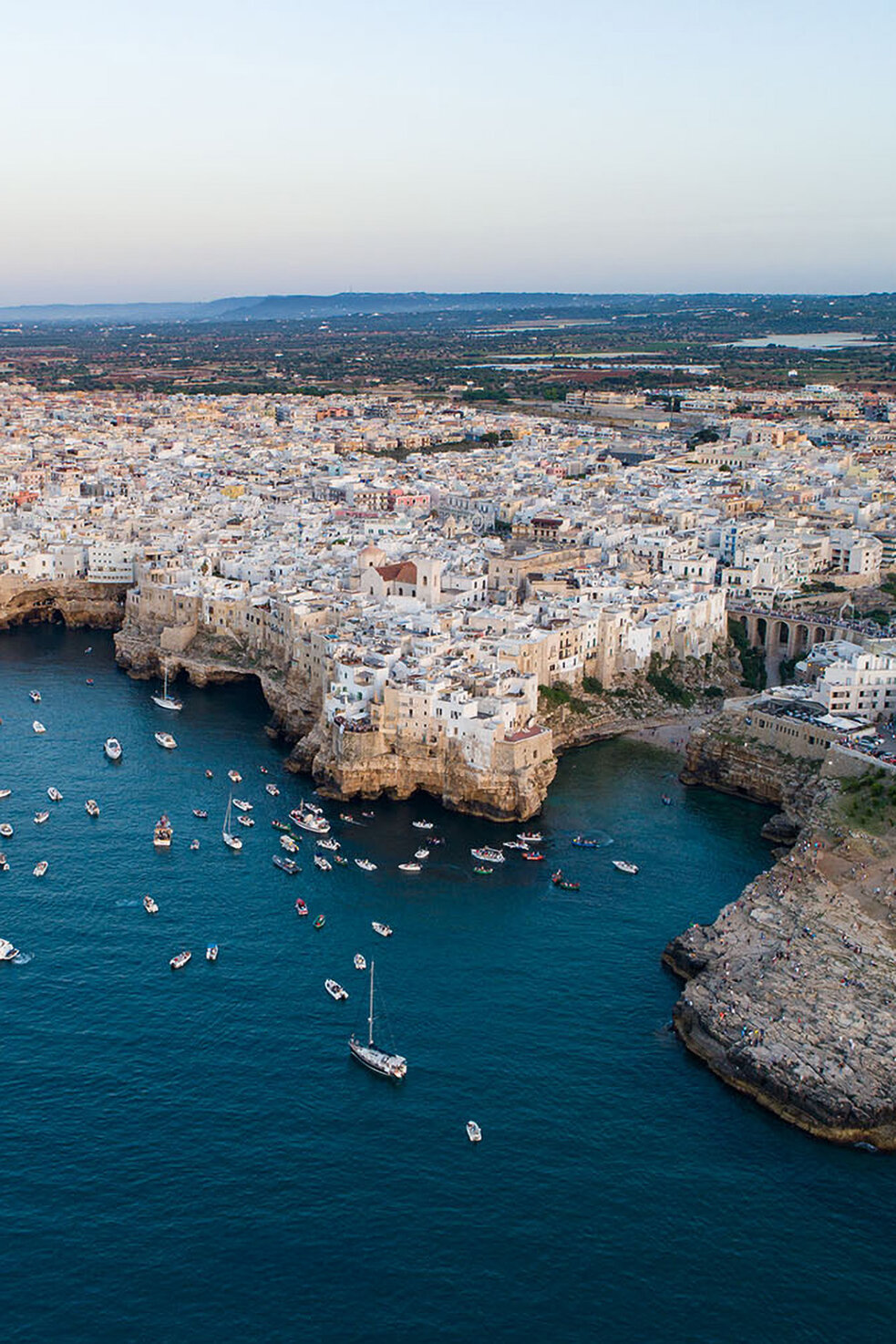 polignano a mare dall'alto - processione in mare di san vito.jpeg