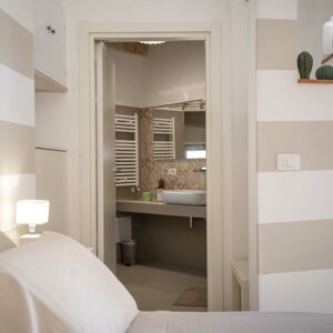 luminoso%20bagno%20in%20b&b%20mestmicheÌ%20di%20piazza%20moro%20a%20polignano%20a%20mare.jpeg luminoso%20bagno%20in%20b&b%20mestmicheÌ%20di%20piazza%20moro%20a%20polignano%20a%20mare.jpeg