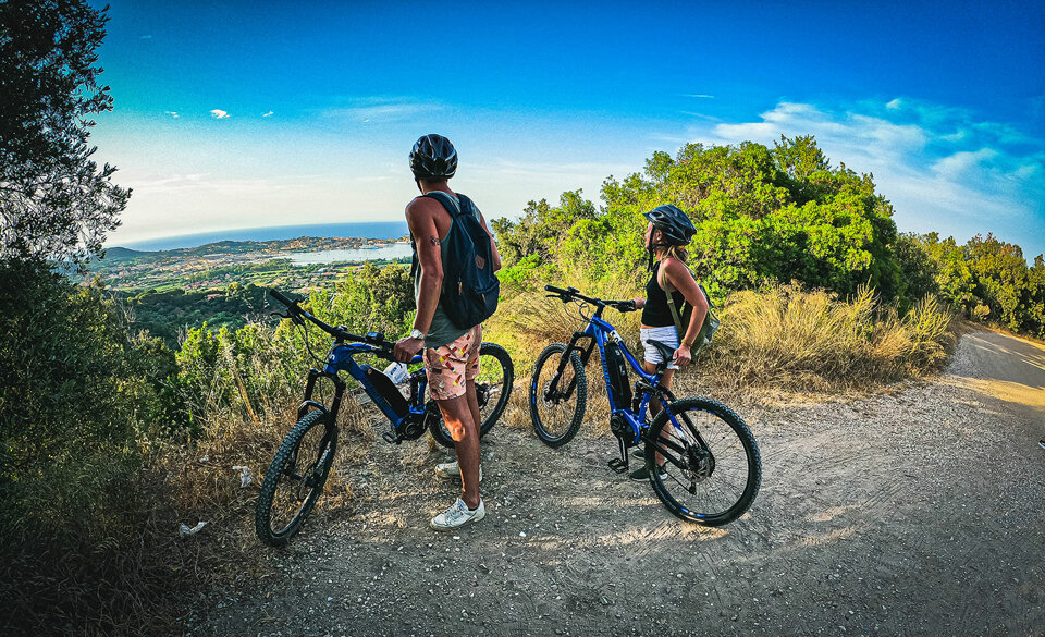 E•ROCKS Home EROCKS ebikes Moving Rents • Noleggio ebike Isola d'Elba