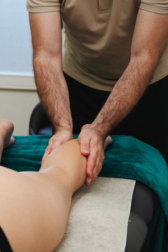 Drenaggio linfatico manuale per migliorare la circolazione