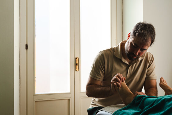 Trattamento Shiatsu sul corpo per il benessere psico-fisico