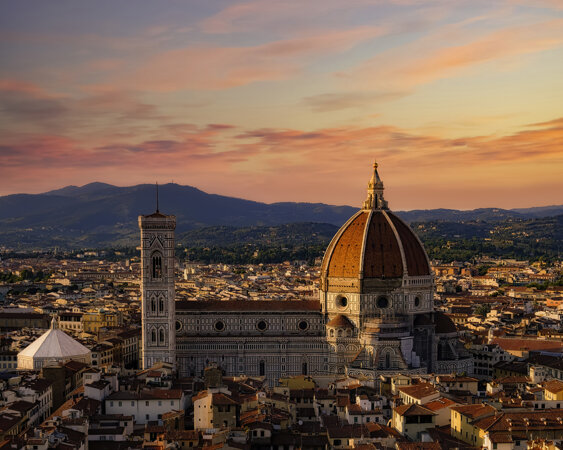 ripresa-aerea-della-citta-di-firenze-al-tramonto.jpeg
