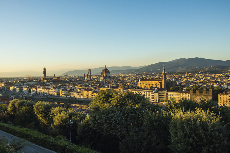 bellissimo-panorama-sopra-panorama-su-veduta-storica-di-firenze-dal-punto-di-piazzale-michelangelo-mattina.jpeg bellissimo-panorama-sopra-panorama-su-veduta-storica-di-firenze-dal-punto-di-piazzale-michelangelo-mattina.jpeg