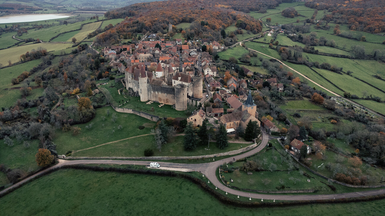 chateauneuf-en-auxois.jpeg chateauneuf-en-auxois.jpeg