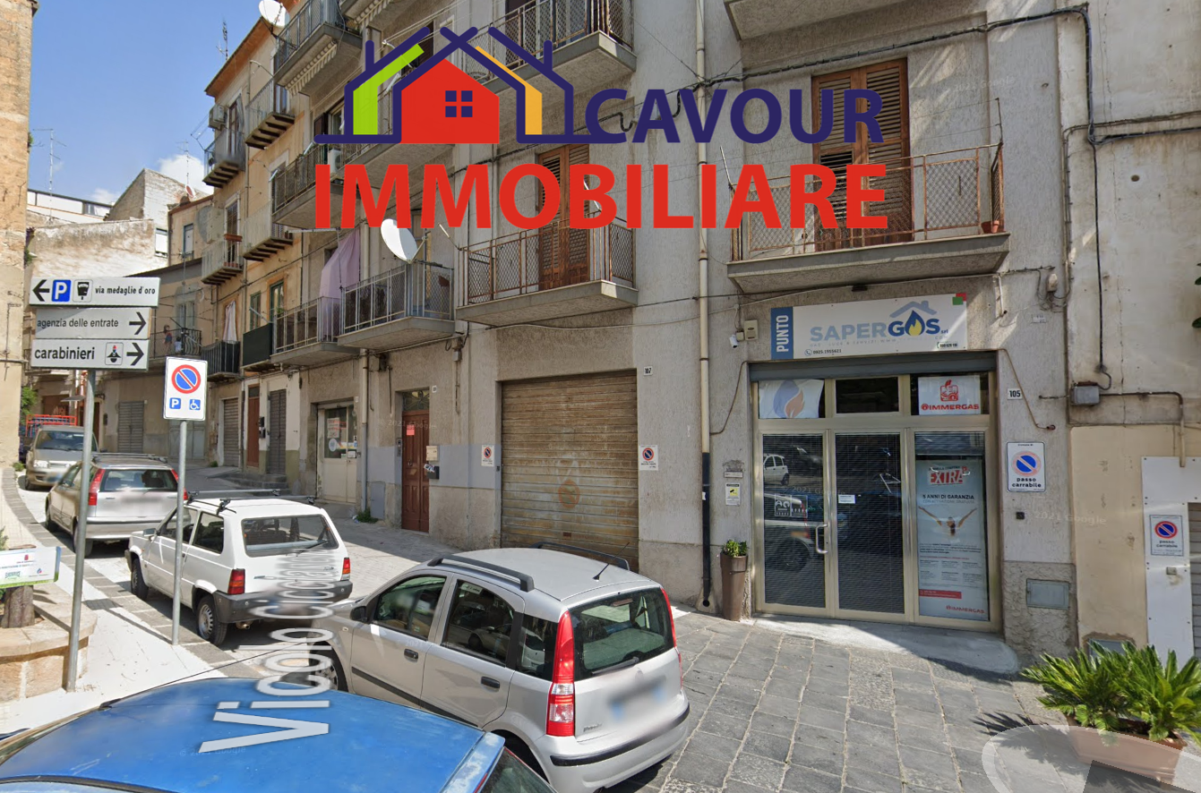 Comodo garage su strada Via Redentore