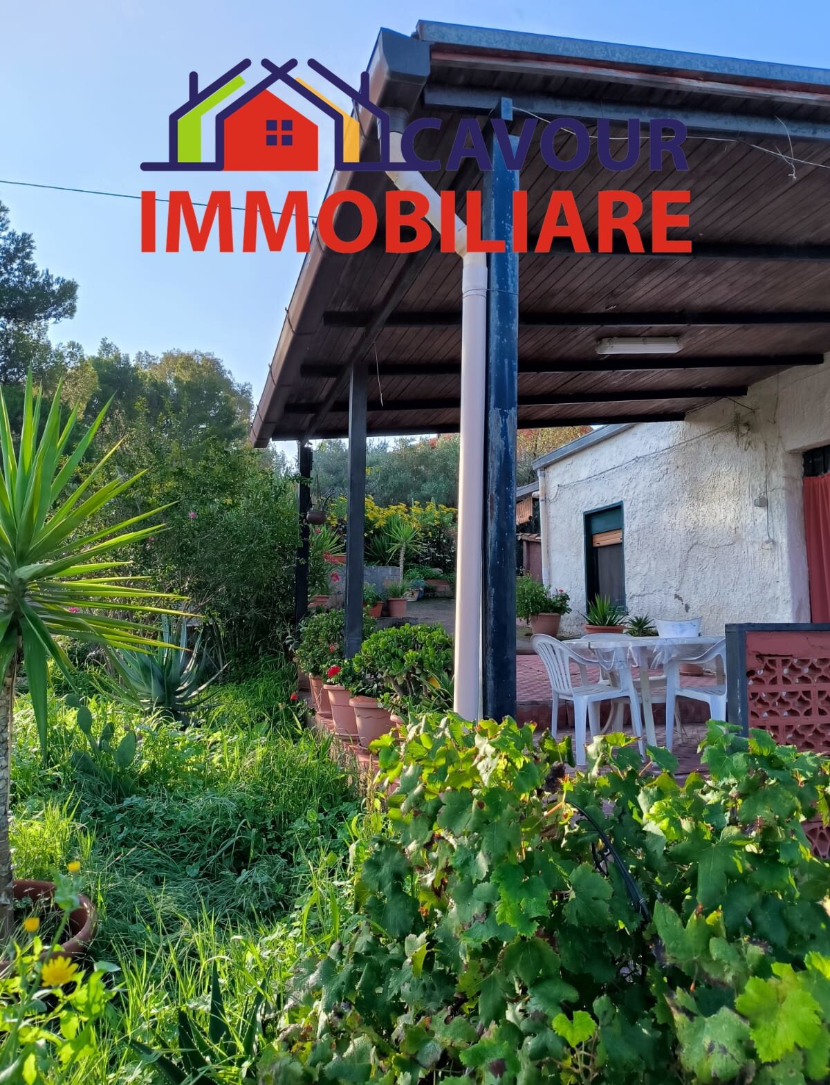 CASA DI CAMPAGNA CON TERRENO PANORAMICO