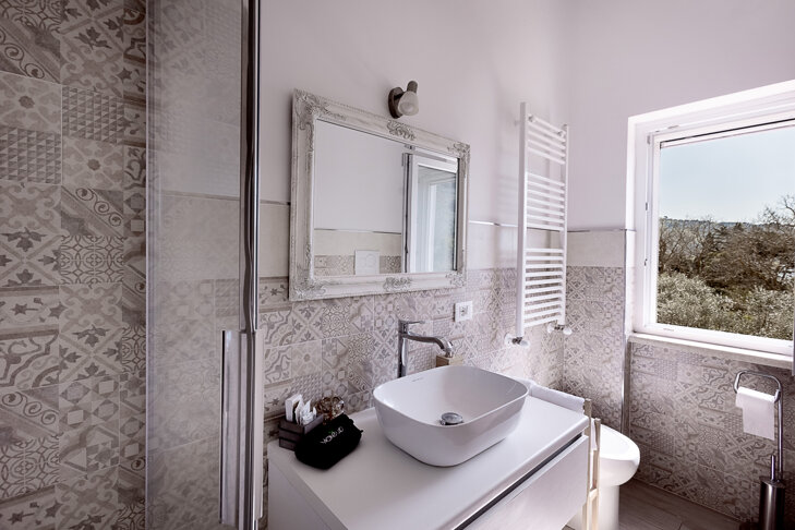 deluxe bagno finestrato.jpeg