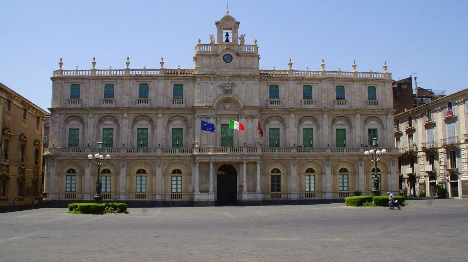 Il Rettore Enrico Foti: "Studiare e lavorare in Sicilia è possibile" Il Rettore Enrico Foti: "Studiare e lavorare in Sicilia è possibile"