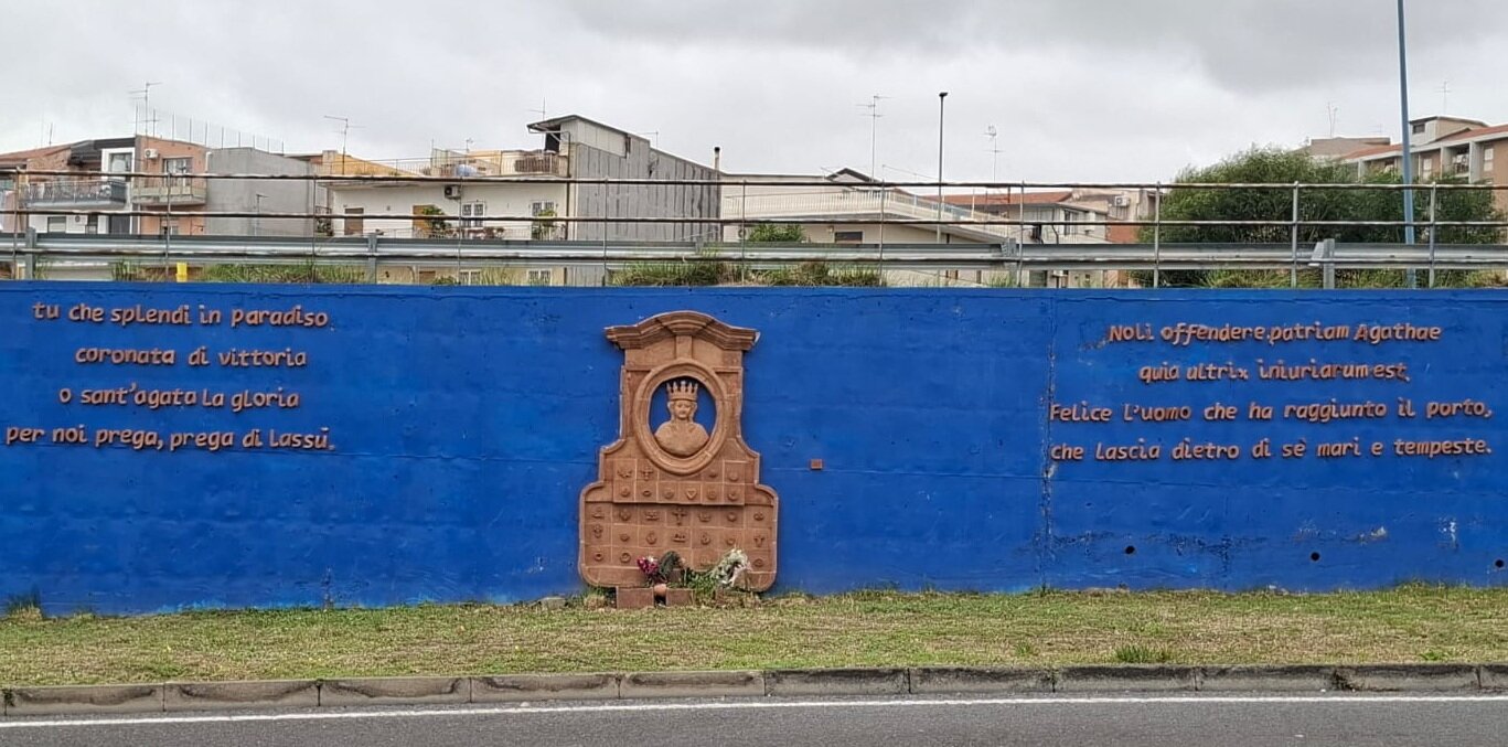 il-roseto-di-santagata---altare.jpeg