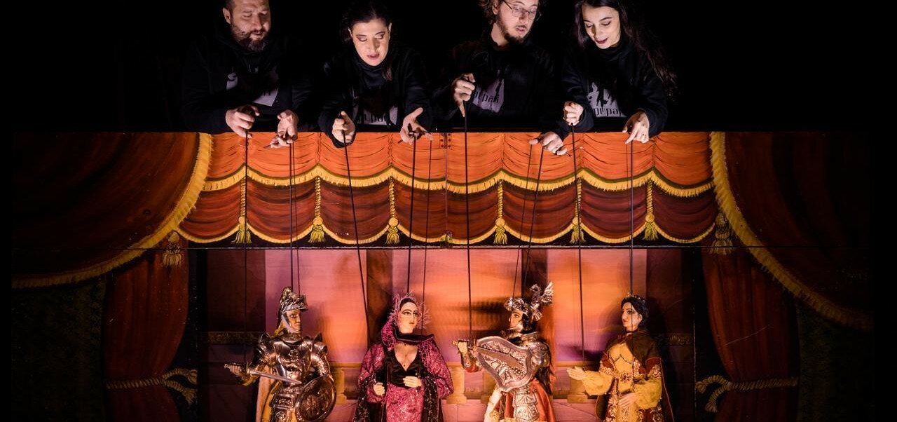 Il teatro dei pupi Vaccaro Mauceri di Siracusa vola a Tirana