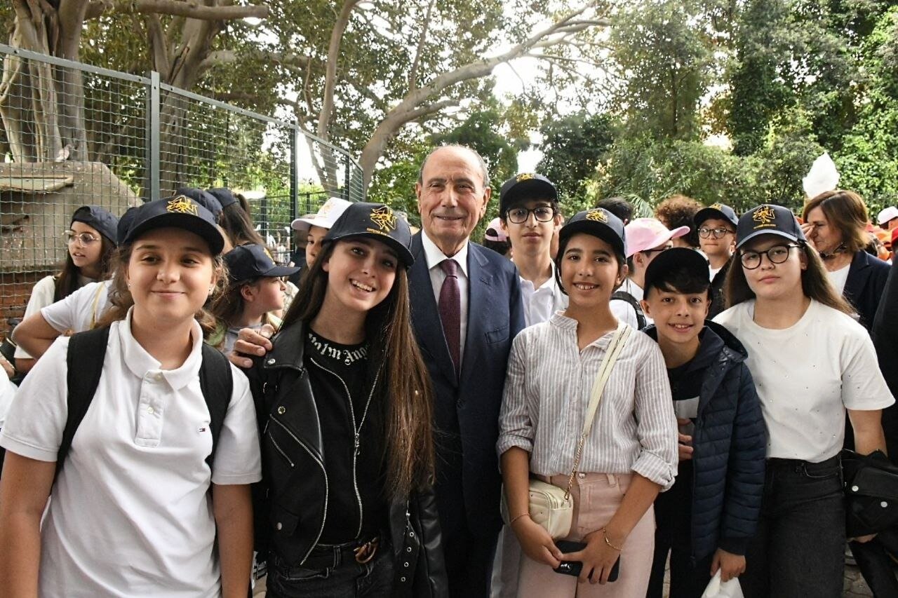 presidente-schifani-con-gli-studenti.jpeg