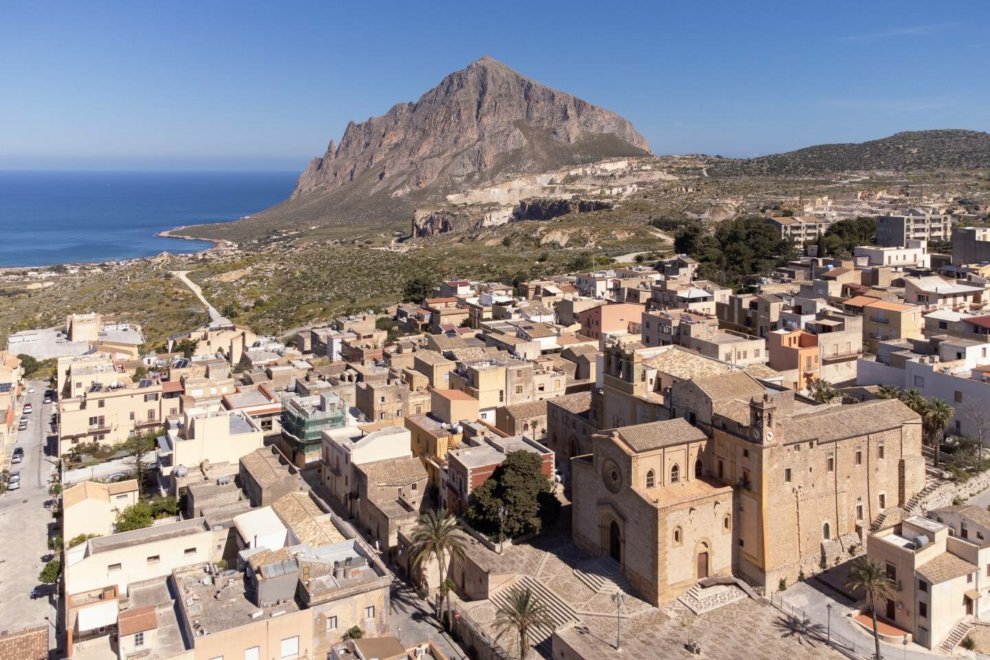 custonaci.jpeg custonaci.jpeg