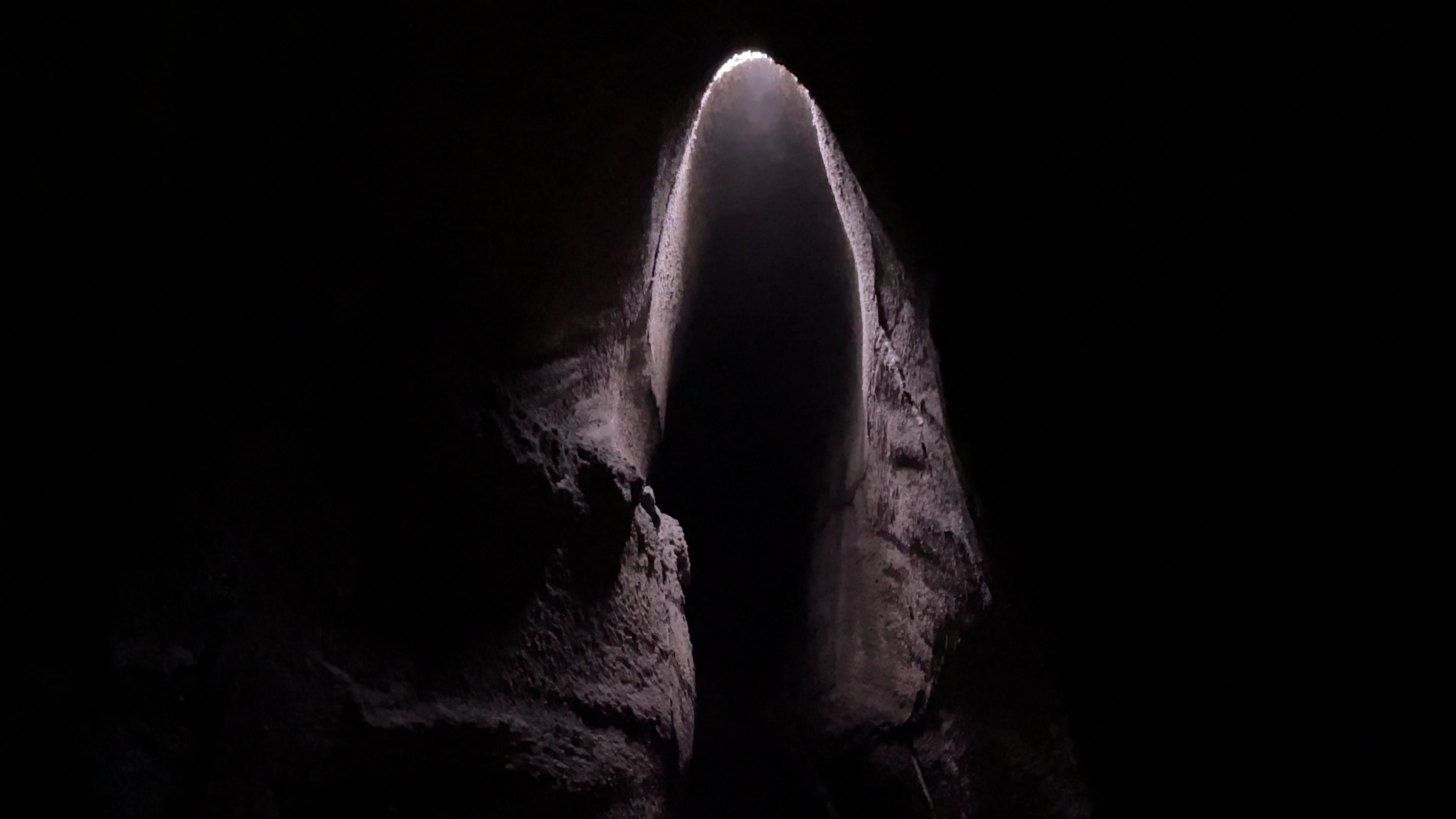 Il priolese Leo Marletta vince il premio Insula con "Aitna"