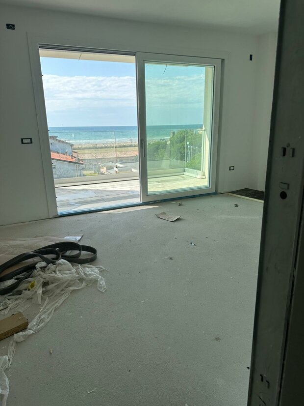 Attico Esclusivo con Vista Panoramica a Jesolo, Piazza Milano