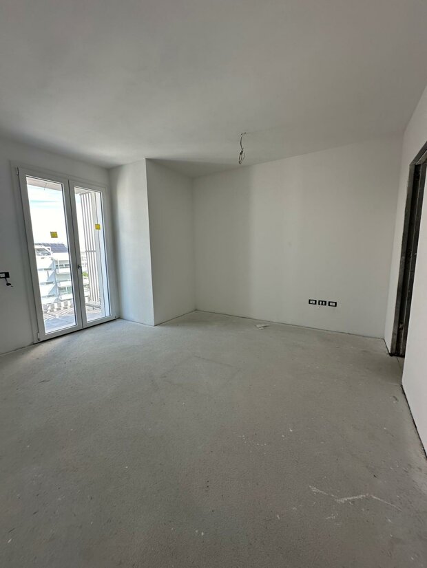 Attico Esclusivo con Vista Panoramica a Jesolo, Piazza Milano