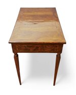 piccola-scrivania-lastronata-in-noce-emilia-xviii-sec