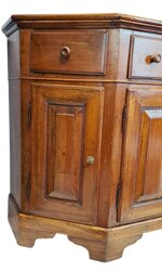 credenza-scantonata-in-noce-veneto-fine-del-xviii-sec
