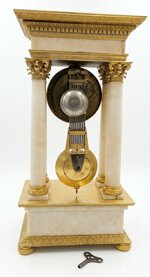 grande-pendola-a-portico-in-alabastro-e-bronzo-dorato-francia-xix-sec