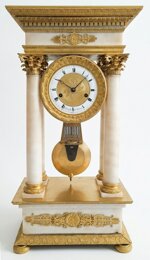 grande-pendola-a-portico-in-alabastro-e-bronzo-dorato-francia-xix-sec