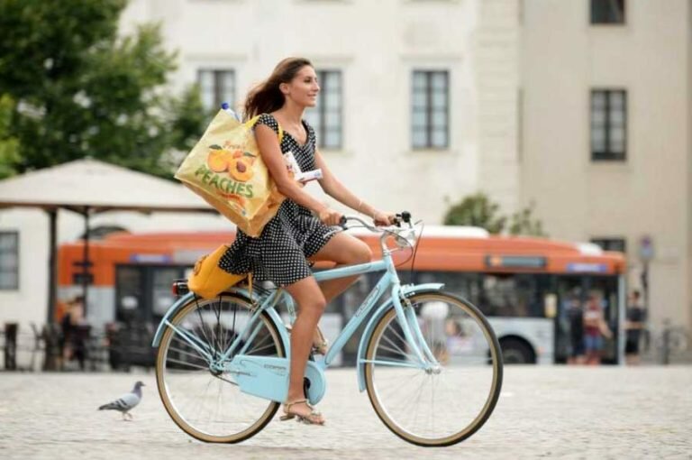 in-bici-in-citta.jpeg