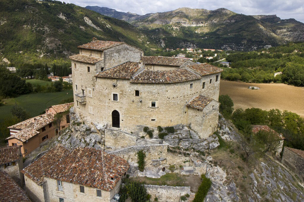 Articoli: Castel Di Luco
