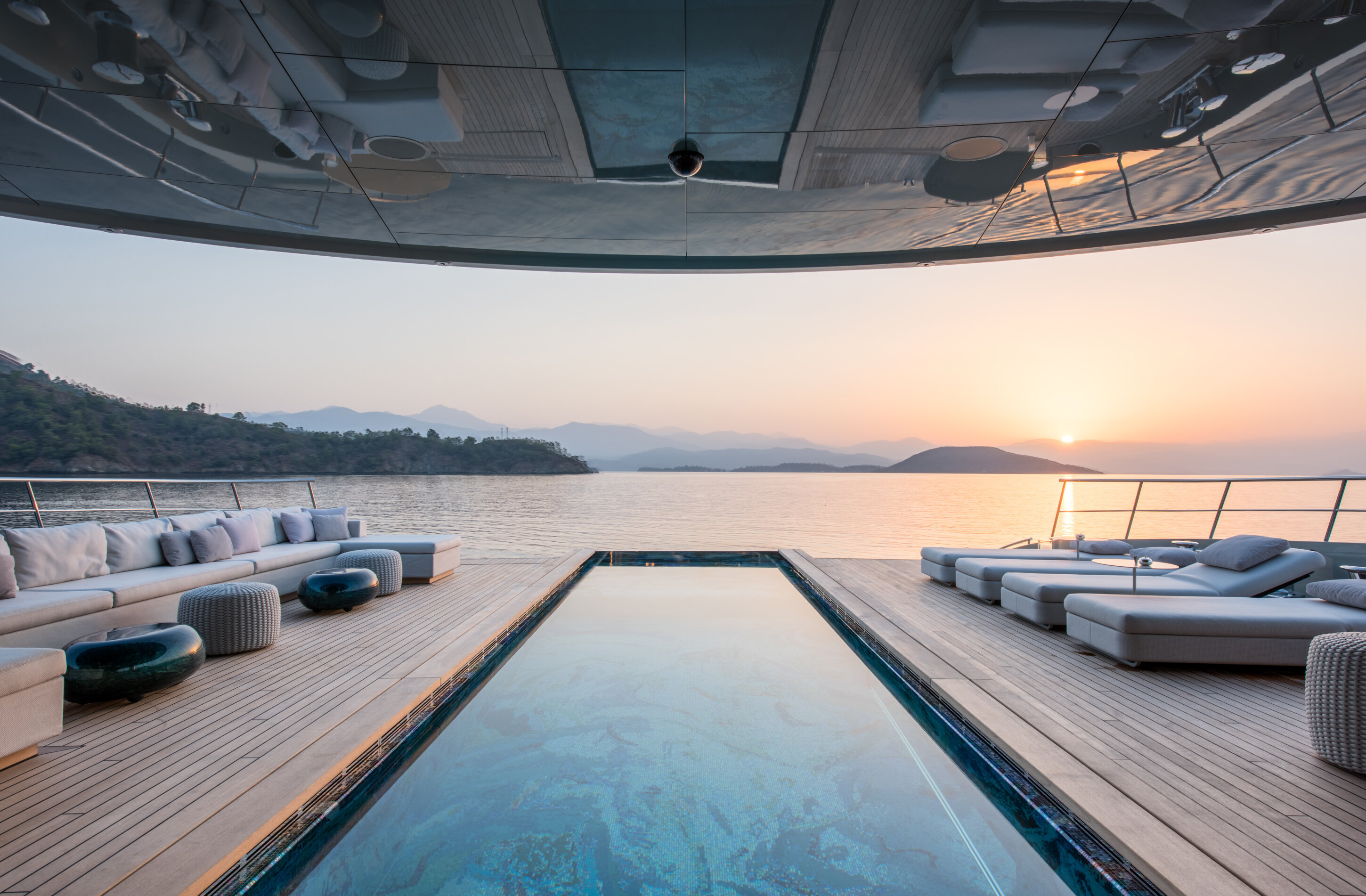 686-copyright-feadship-main-deck-aft-pool-turkey-02.jpeg