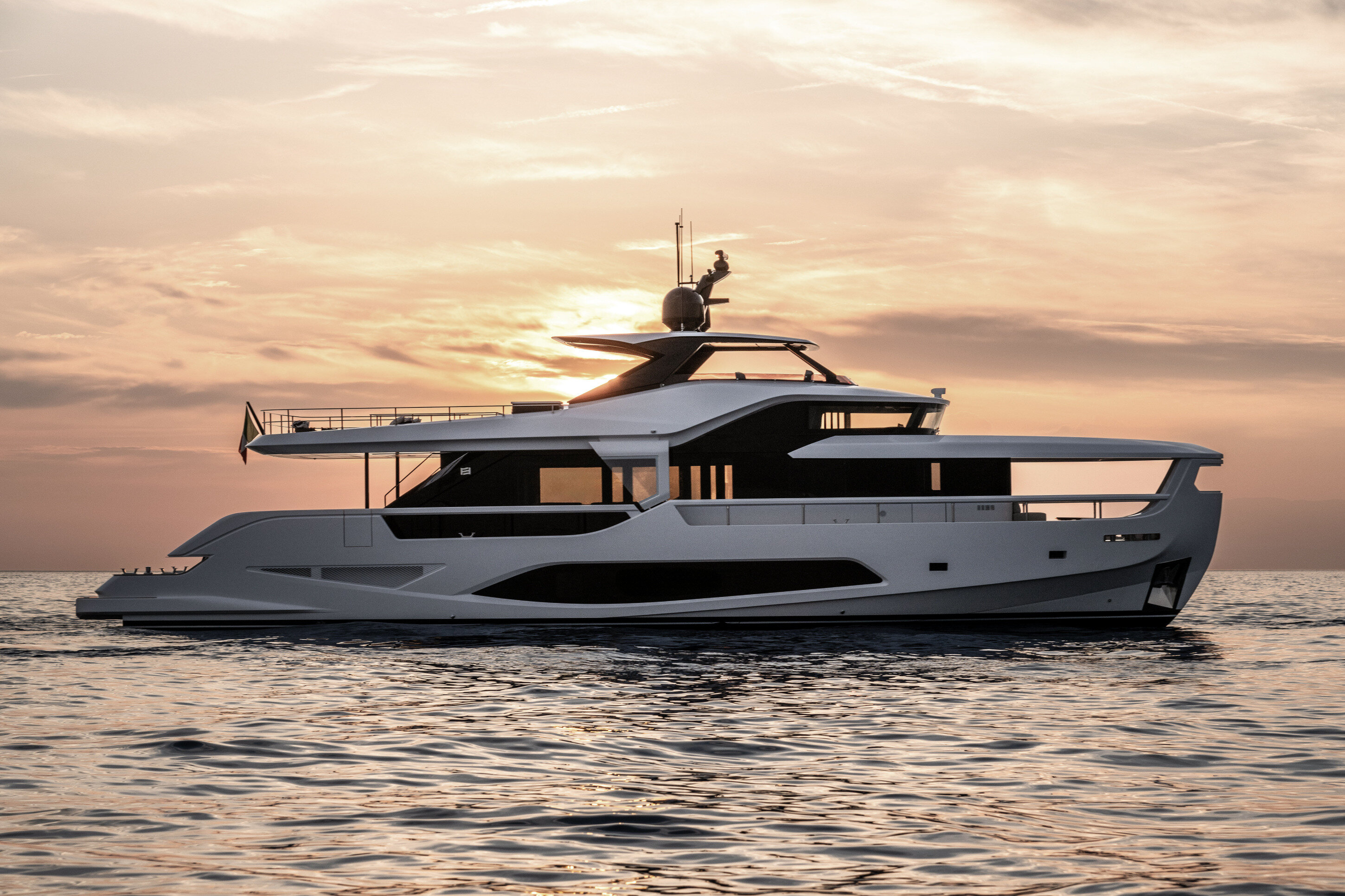 ferretti-yachts-infynito-80-(13).jpeg