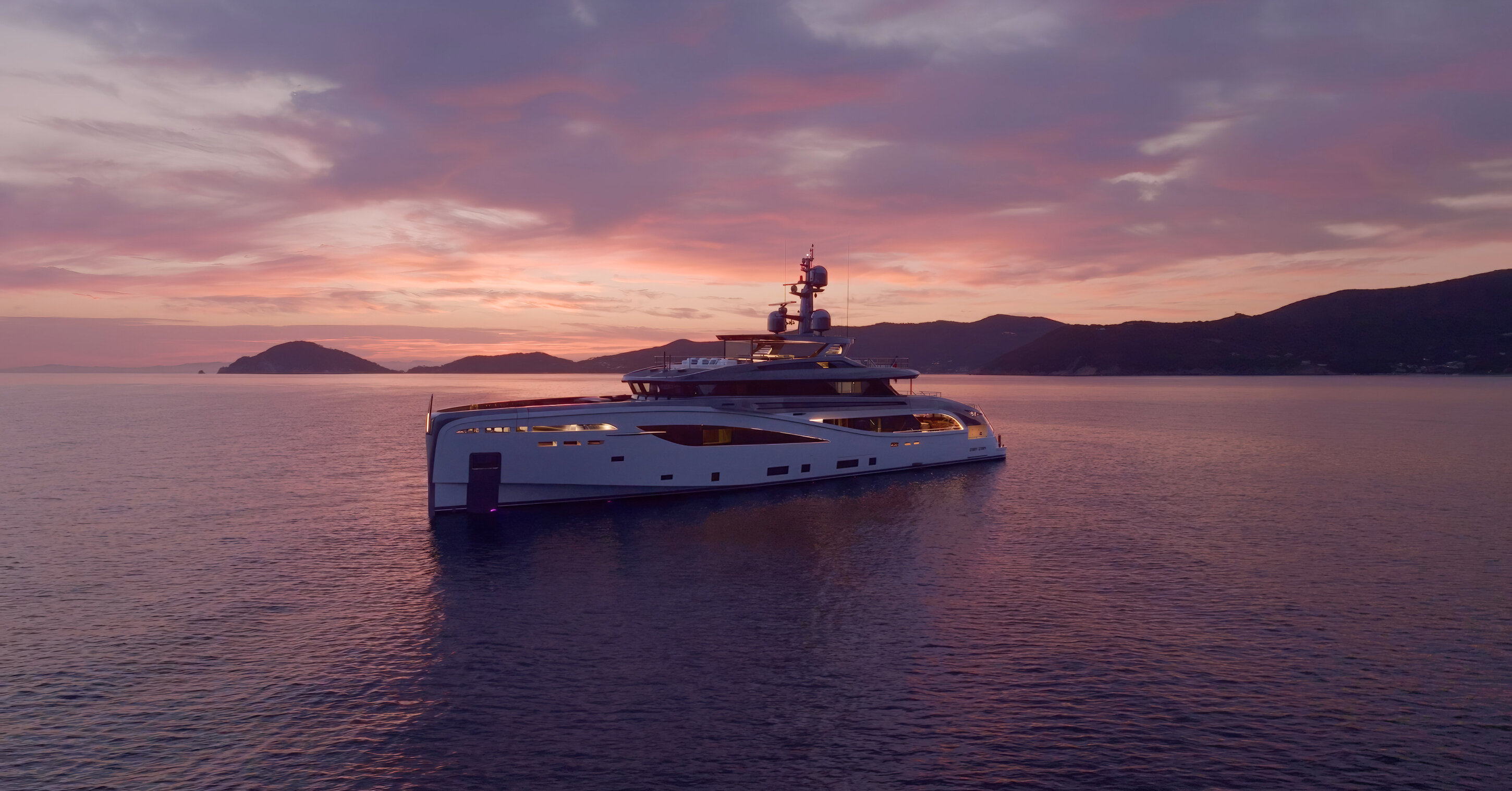 M/Y BEL1