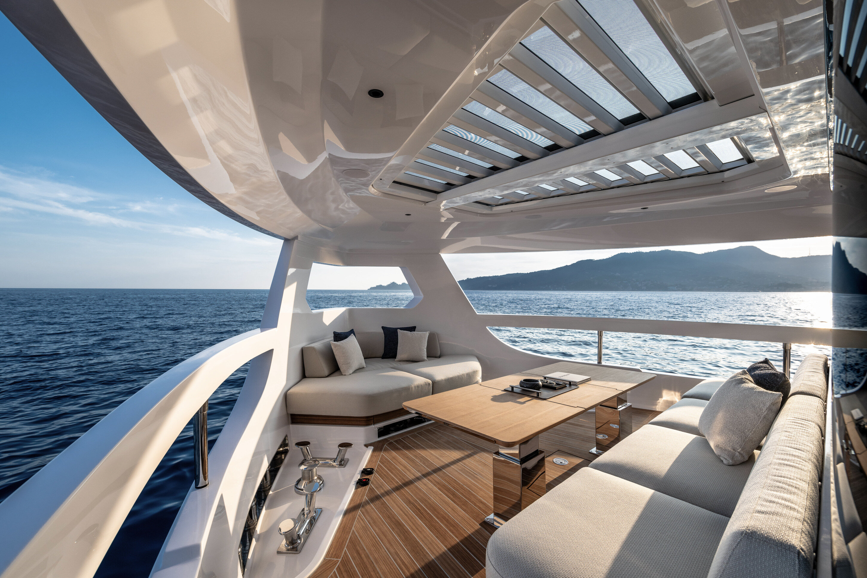 ferretti-yachts-infynito-80-(25).jpeg