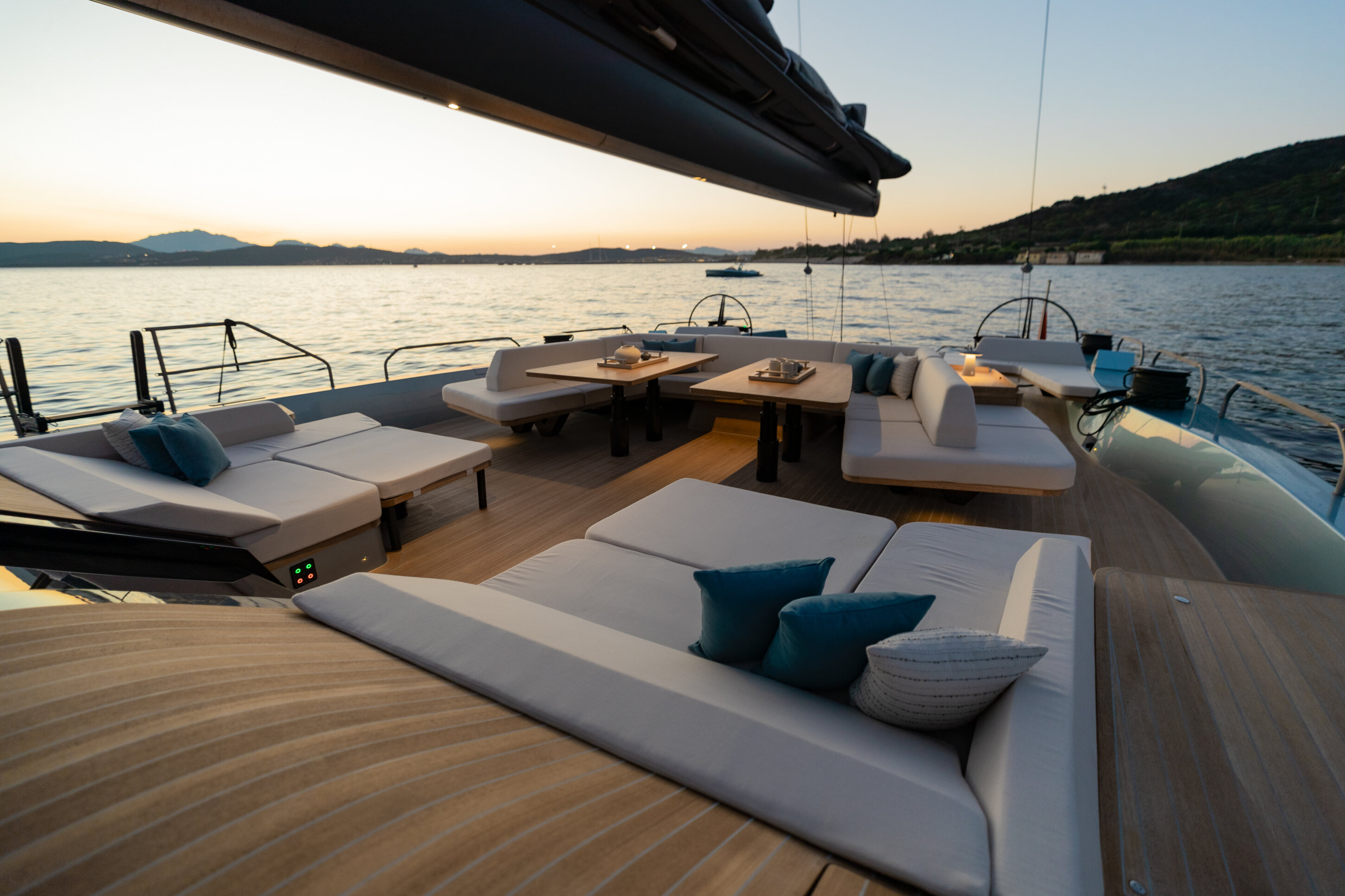 wallywind110_deck_02_credits-gilles-martin-raget.jpeg wallywind110_deck_02_credits-gilles-martin-raget.jpeg