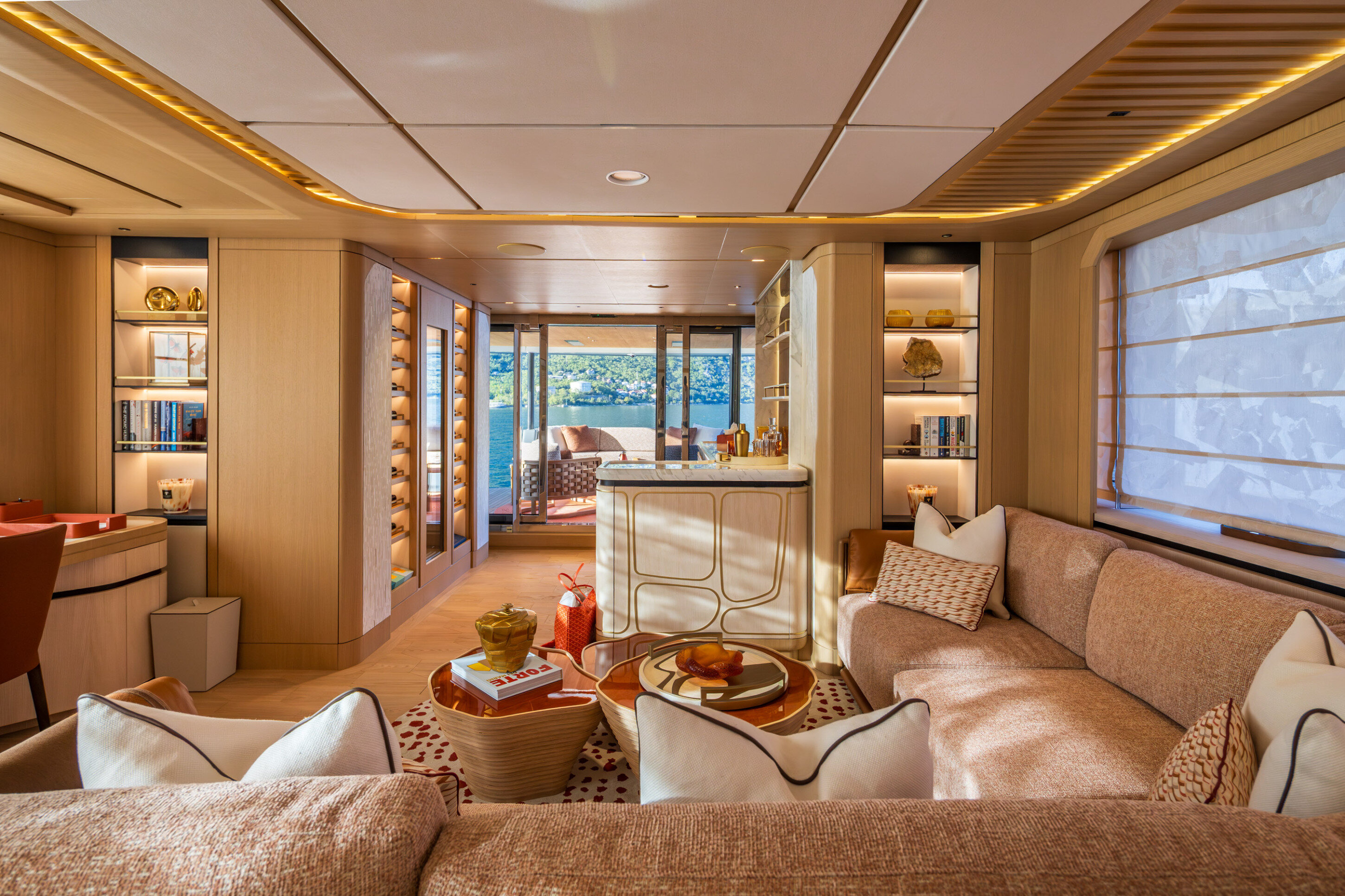 main-deck-salon.1.jpeg