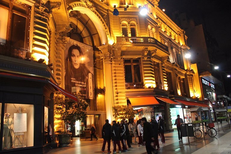 Calle Florida: what to see and do on Buenos Aires' most famous pedestrian street. Calle Florida: what to see and do on Buenos Aires' most famous pedestrian street.