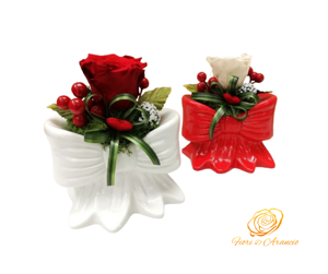 fiocco-che-dura-una-rosa-stabilizzata-nel-vaso-che-abbraccia-la-bellezza