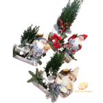 composizione-natalizia-con-babbo-natale-e-pinetto-su-vassoio-di-betulla