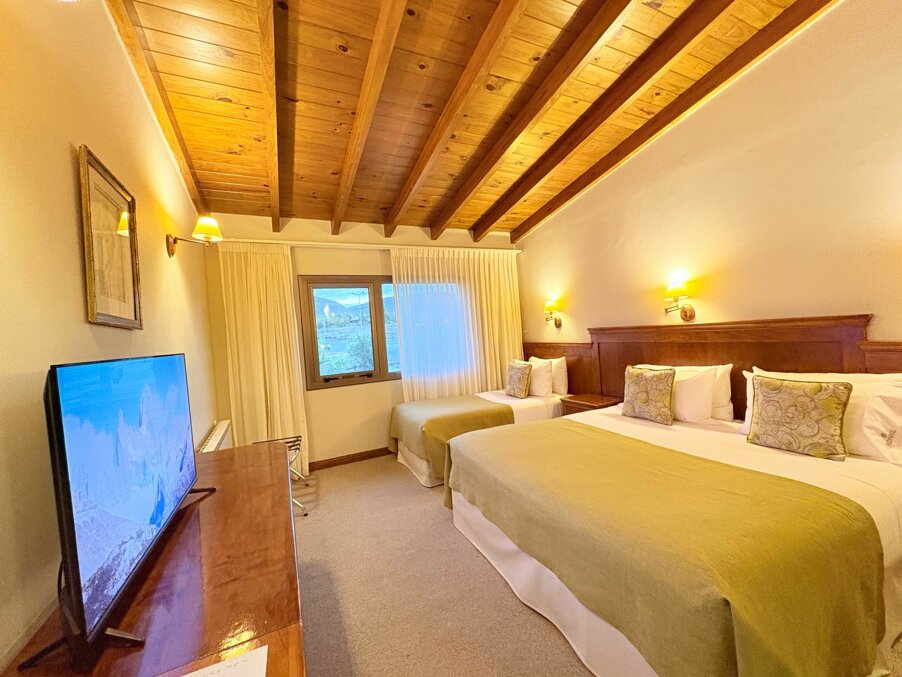 habitación triple mat + cama 2.jpeg habitación triple mat + cama 2.jpeg