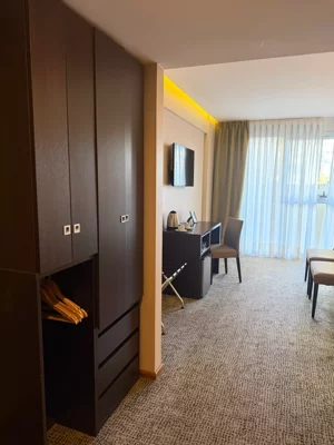 1.webp