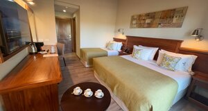 habitacioÌn%20triple%20suite%20mat%20+%20cama%2013.jpeg habitacioÌn%20triple%20suite%20mat%20+%20cama%2013.jpeg