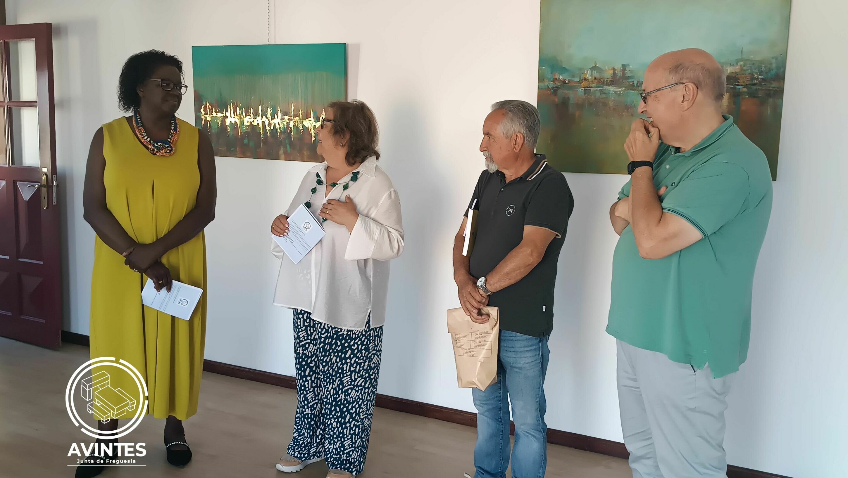 "Pelas Janelas do Mundo" de Paula Berteotti
