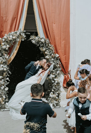 lancio del riso a fine matrimonio in chiesa sant'appolonia a velletri