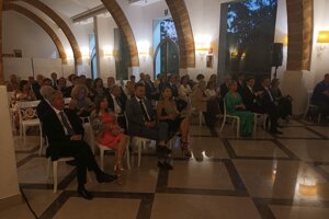 bd79679d-55db-4354-ad6a-e613a8df5e20.jpeg