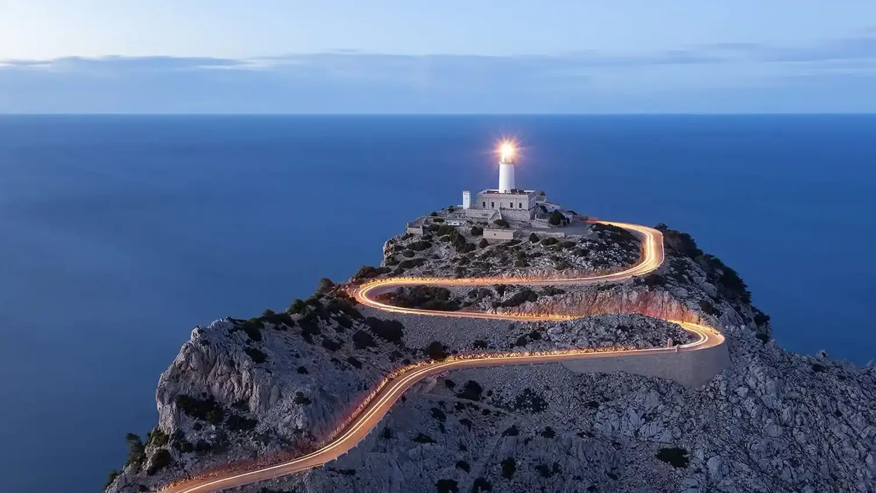 visual-element-view-of-a-lighthouse-on-the-rock