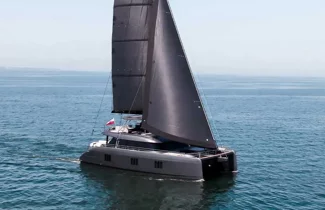black-raptor-catamarano-sunreef-2023 black-raptor-catamarano-sunreef-2023