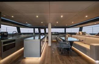 black-raptor-catamarano-sunreef-interni black-raptor-catamarano-sunreef-interni