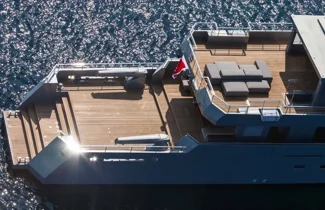 caladan-tansu-yachts-deck caladan-tansu-yachts-deck