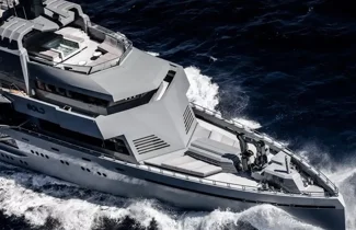 bold-silver-yacht-2019