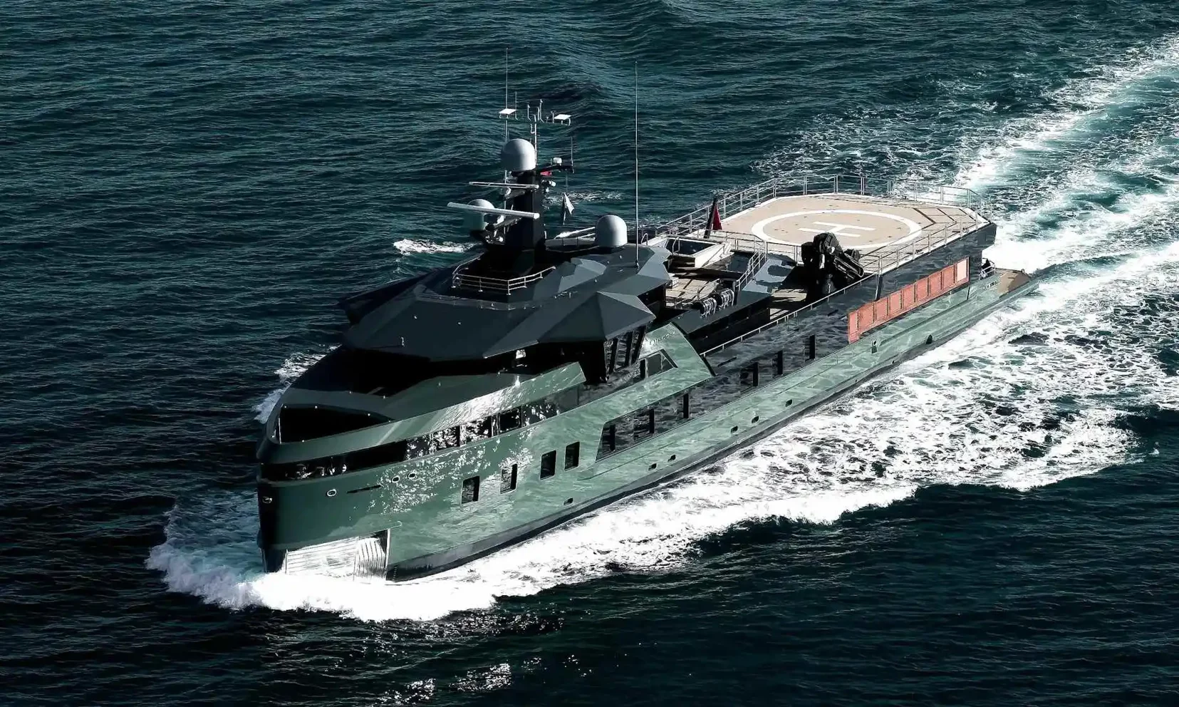 pink-shadow-yacht-explorer pink-shadow-yacht-explorer