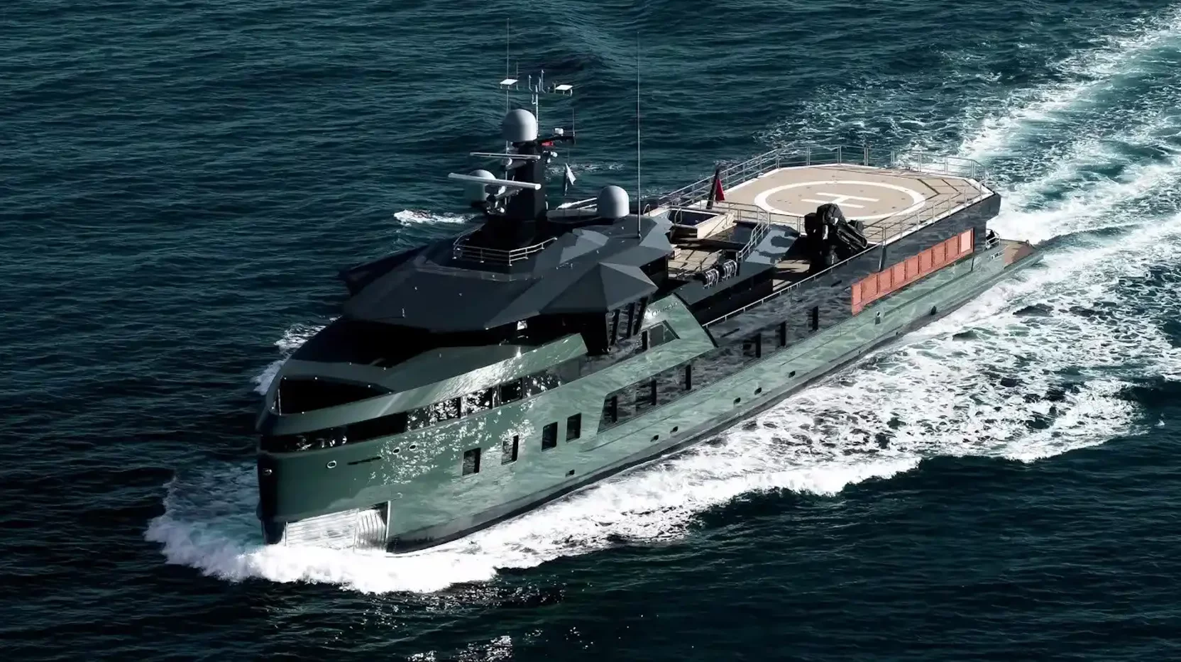 pink-shadow-damen-yacht-2023