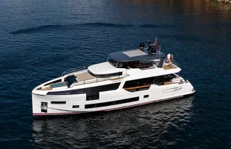 moanna-II-sirena-marine-yacht-deck