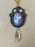 166collana-in-acciaio-con-ciondolo-cammeo-sardonico-di-torre-del-greco-inciso-a-mano-lavorato-a-soutache
