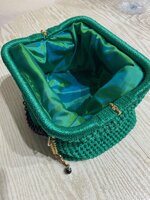 135borsa-artigianale-handmade-fatta-alluncinetto-foderata-con-catena-nera-alluminio-ciondolo-love-con-su-coccu-sardo